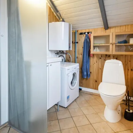 Stunning In Faxe Ladeplads W/ Wifi And 2 Bedrooms * Fakse Ladeplads