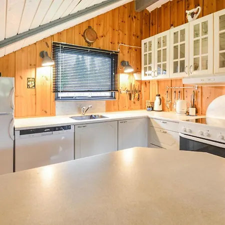 Stunning In Faxe Ladeplads W/ Wifi And 2 Bedrooms 펜션
