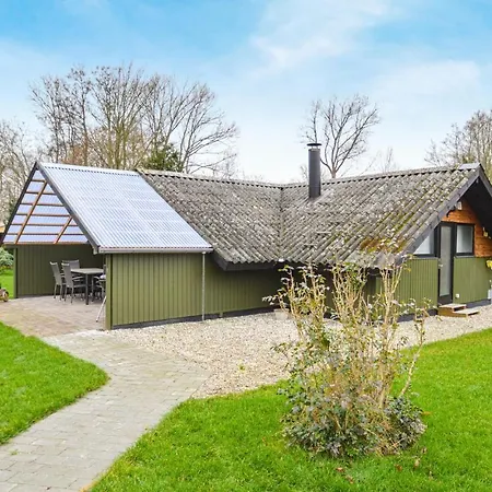 Stunning In Faxe Ladeplads W/ Wifi And 2 Bedrooms 펜션 *
