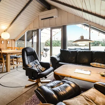 펜션 Stunning In Faxe Ladeplads W/ Wifi And 2 Bedrooms *