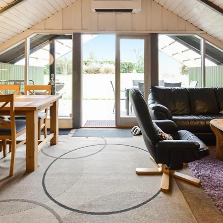 Stunning In Faxe Ladeplads W/ Wifi And 2 Bedrooms