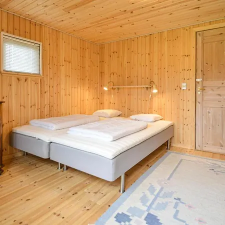 Stunning In Faxe Ladeplads W/ Wifi And 2 Bedrooms 펜션 *